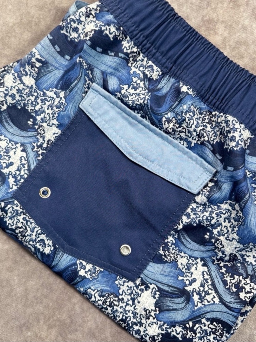 Johnnie-O Mens Blue Great Wave Print Swim Trunks Board Shorts XL 7.5 Inseam